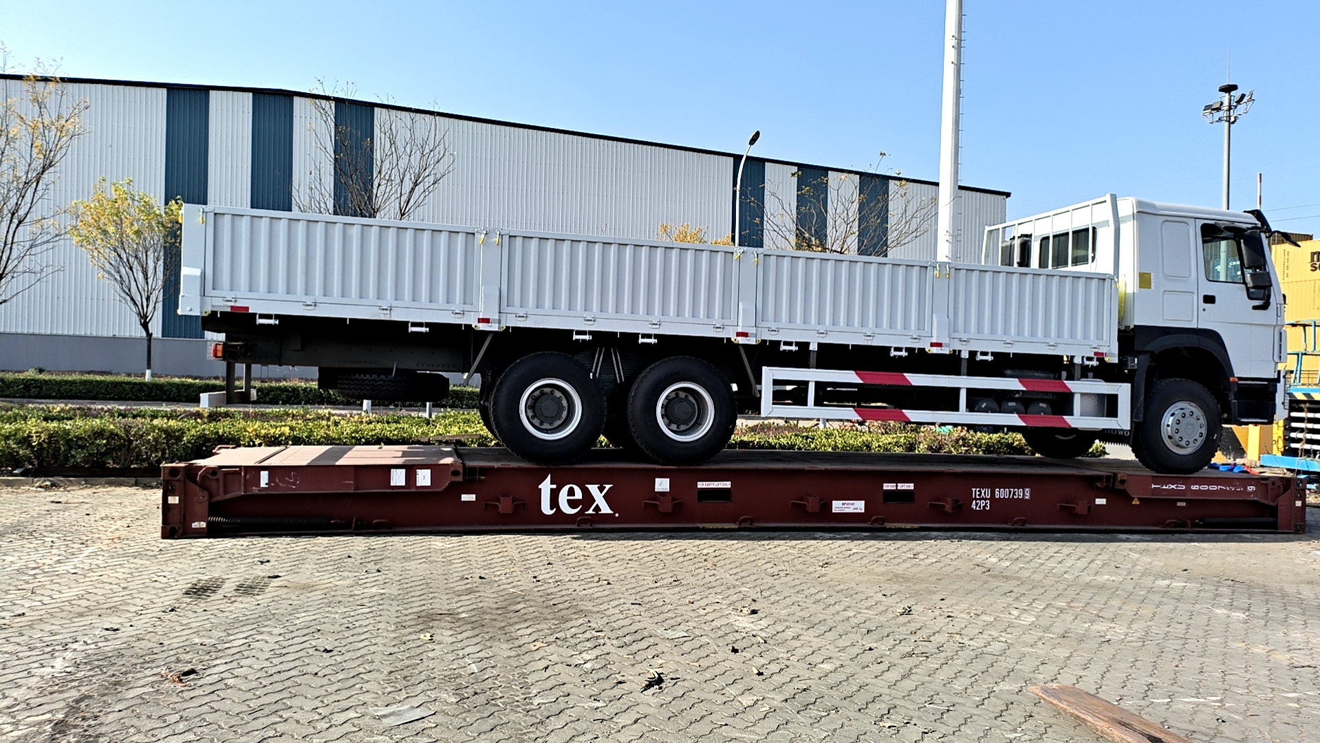 Sinotruk HOWO 6*4 フィリピンへの貨物トラック出荷