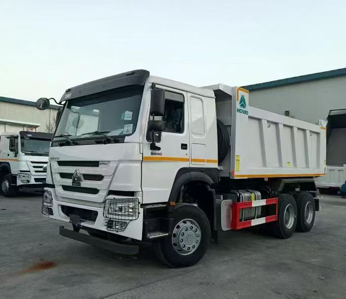 SINOTRUK HOWO ダンプトラック 貨物トラック