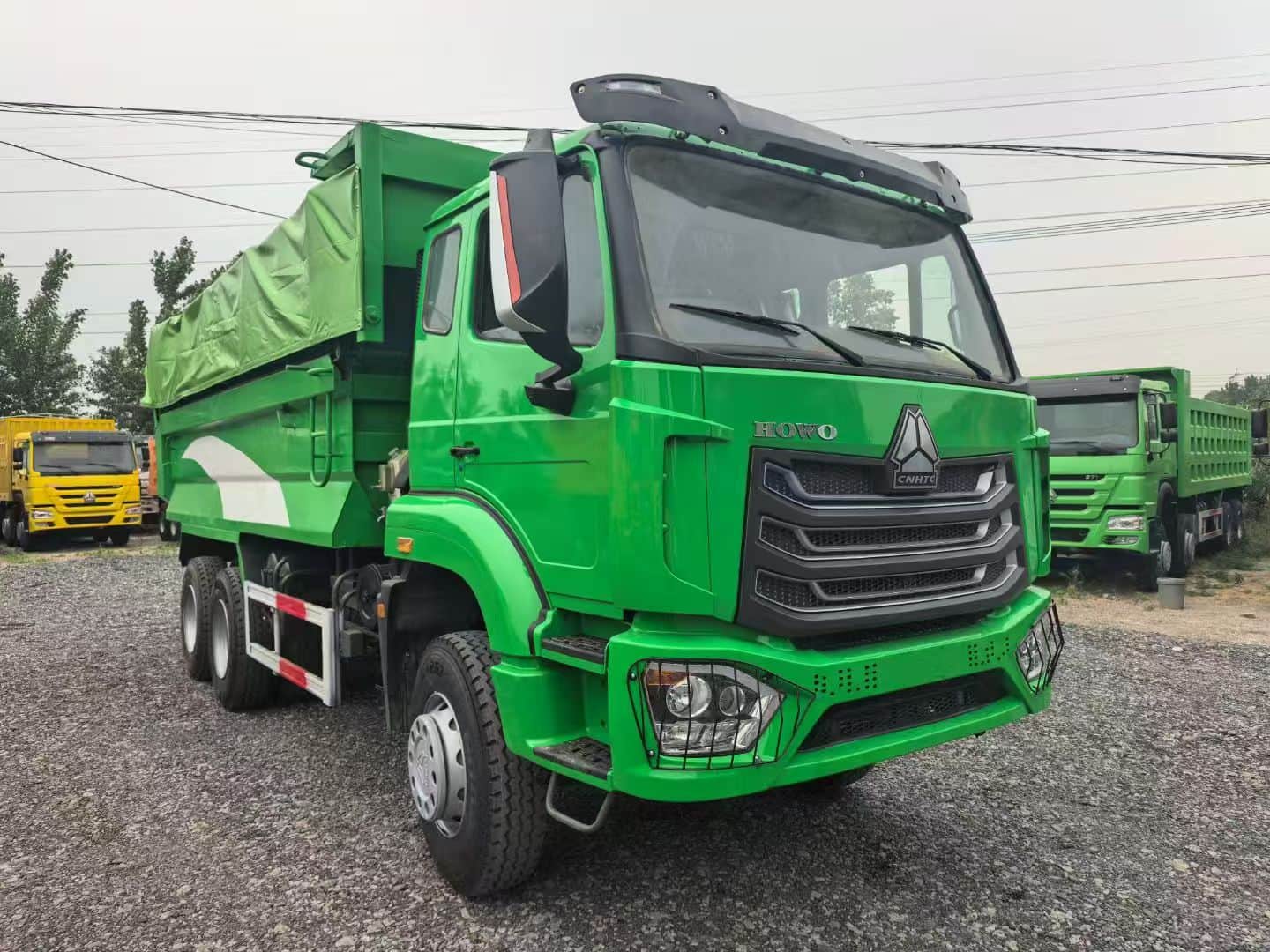 SINOTRUK HOWO ダンプトラック